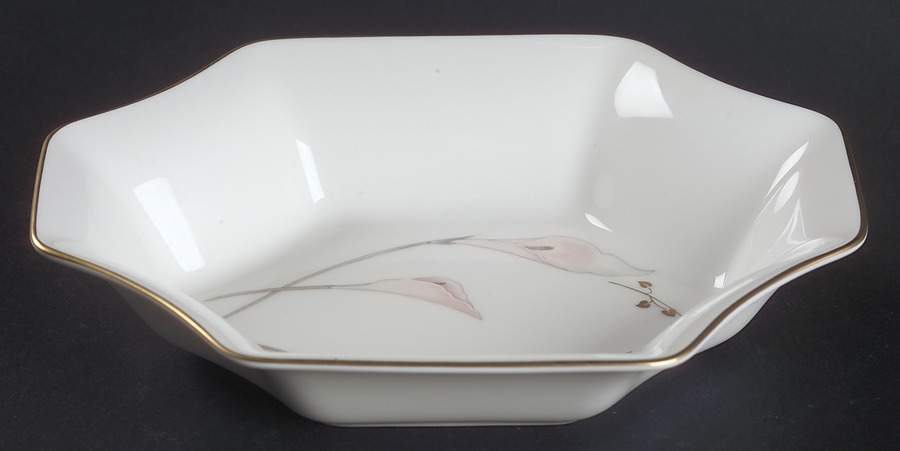 Bellamy Sweet Meat Dish by Mikasa-1