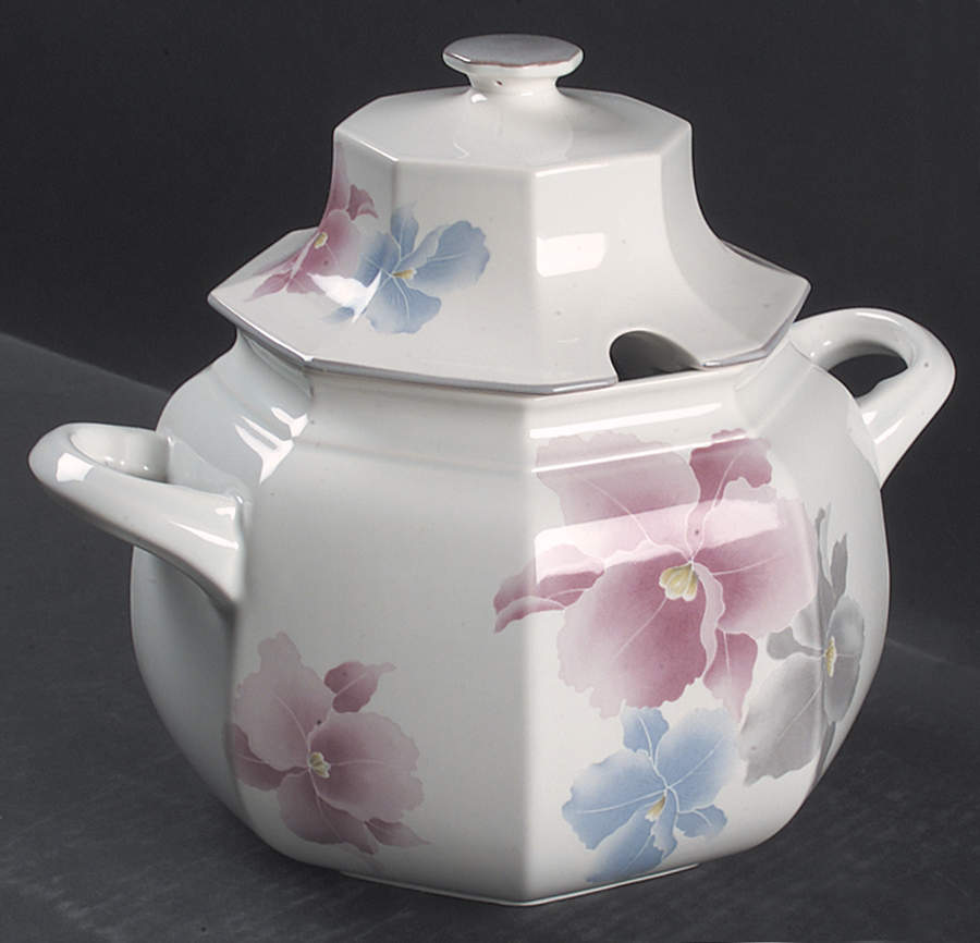 Beau Monde Tureen &  Lid by Mikasa-1