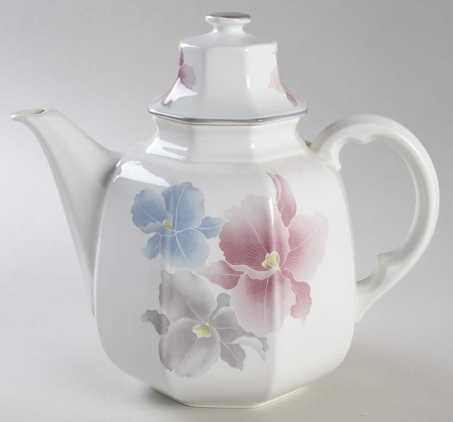 Beau Monde Coffee Pot & Lid by Mikasa-1