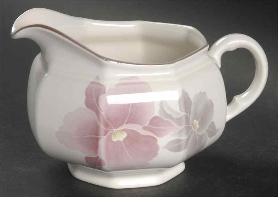 Beau Monde Gravy Boat by Mikasa-1