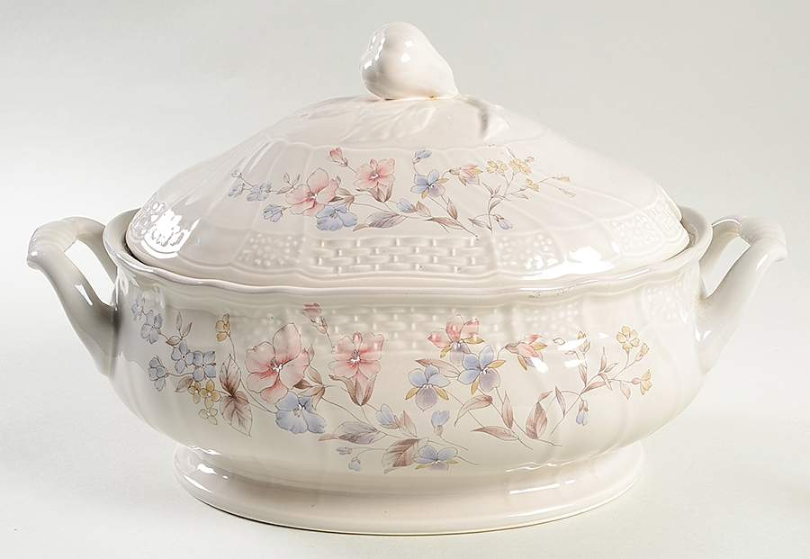 Bella Maria Tureen &  Lid by Mikasa-1
