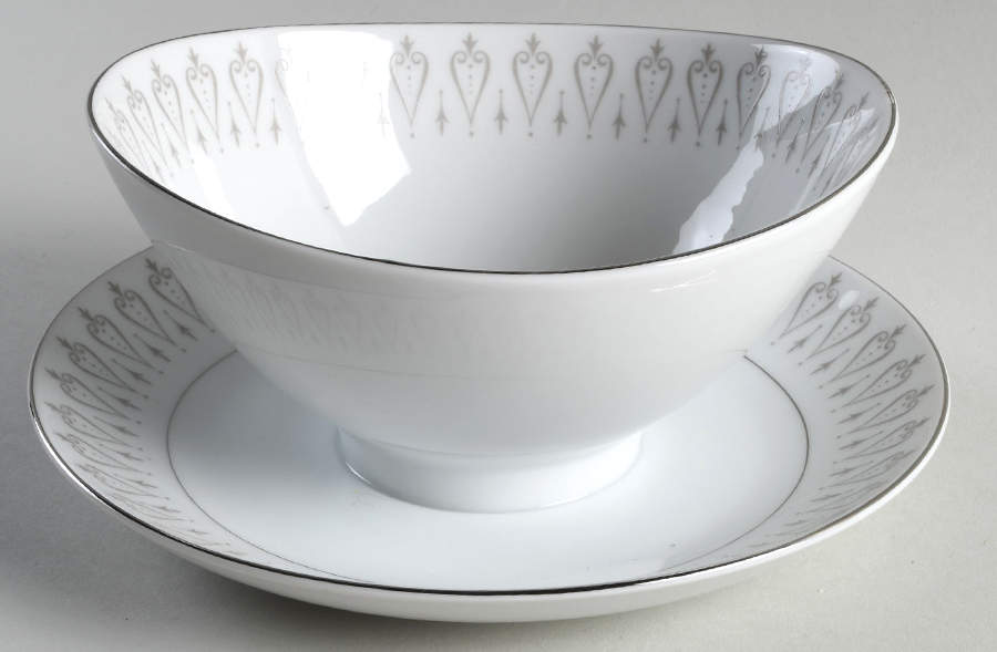 Bentley Gravy Boat with Attached Underplate by Mikasa-1