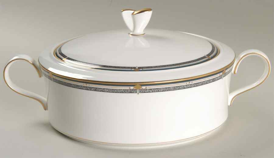 Beekman Place 2.5 Qt Round Covered Casserole by Mikasa-1