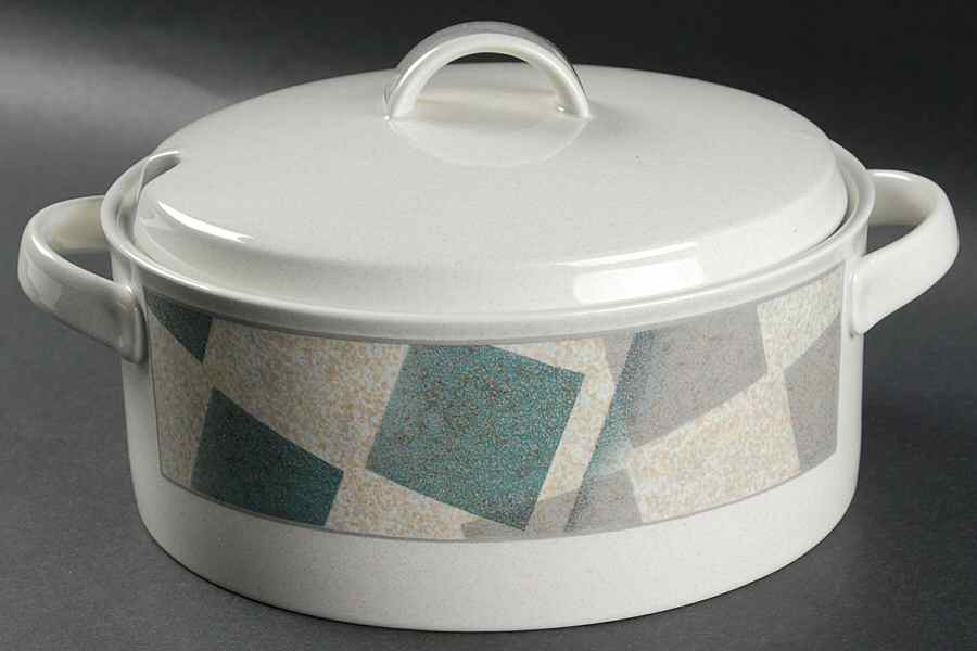 Bermuda (Intaglio Line) Tureen &  Lid by Mikasa-1