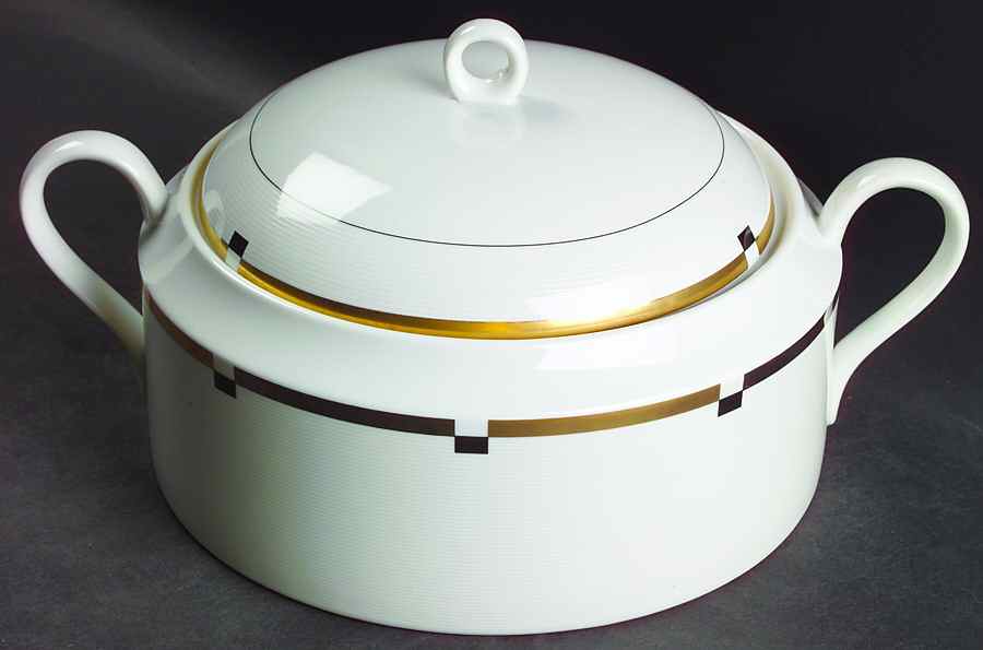 Bijoux 2.5 Qt Round Covered Casserole by Mikasa-1