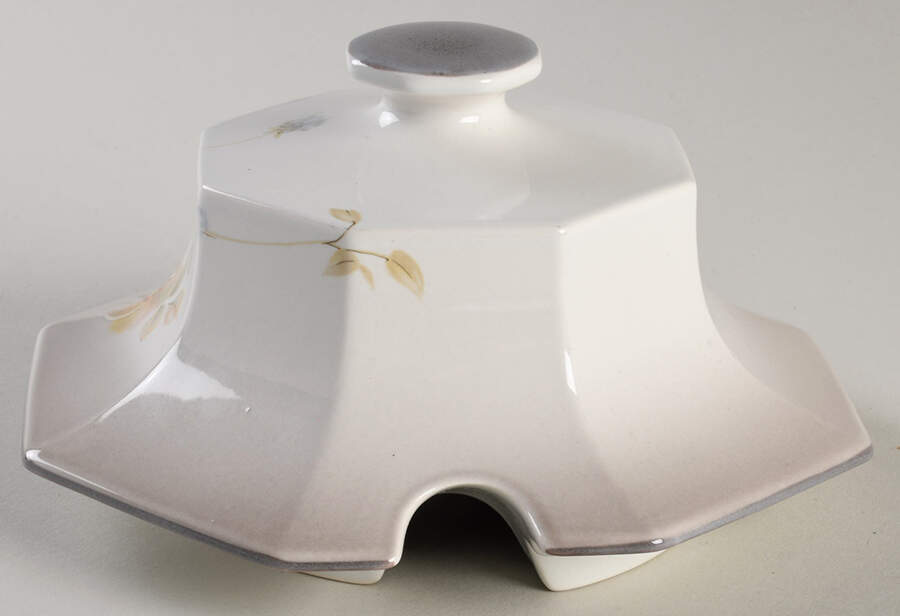 Black Berries Lid for Tureen by Mikasa-1