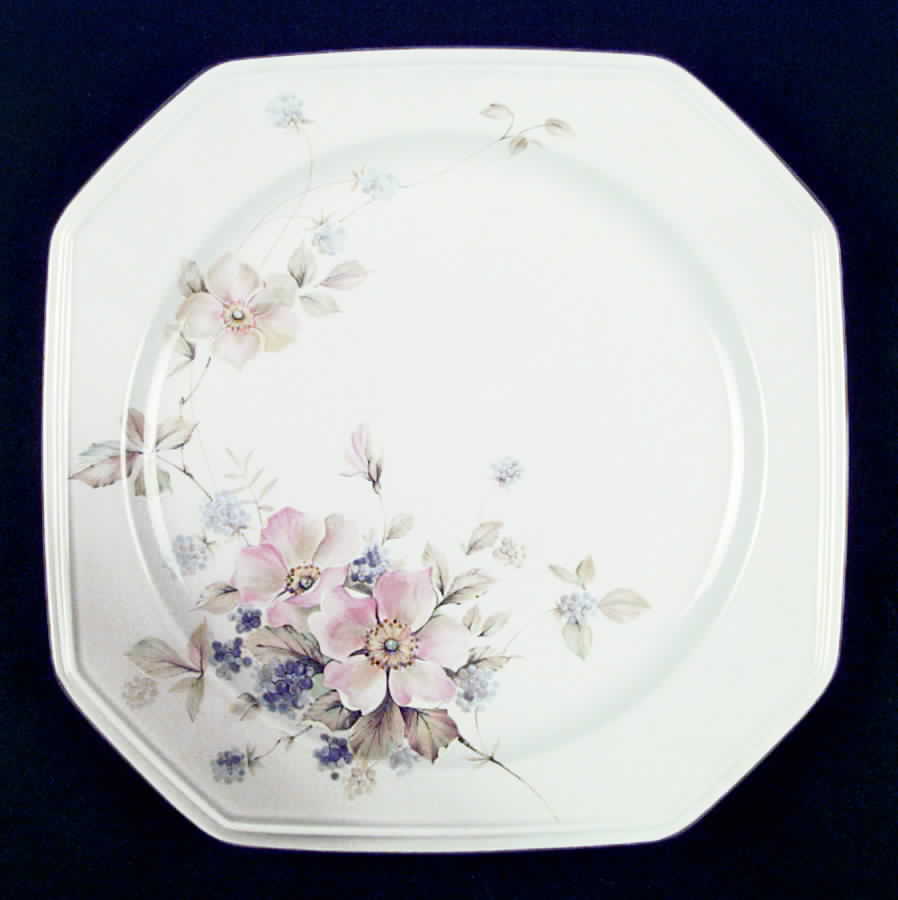 Black Berries Dinner Plate by Mikasa-1