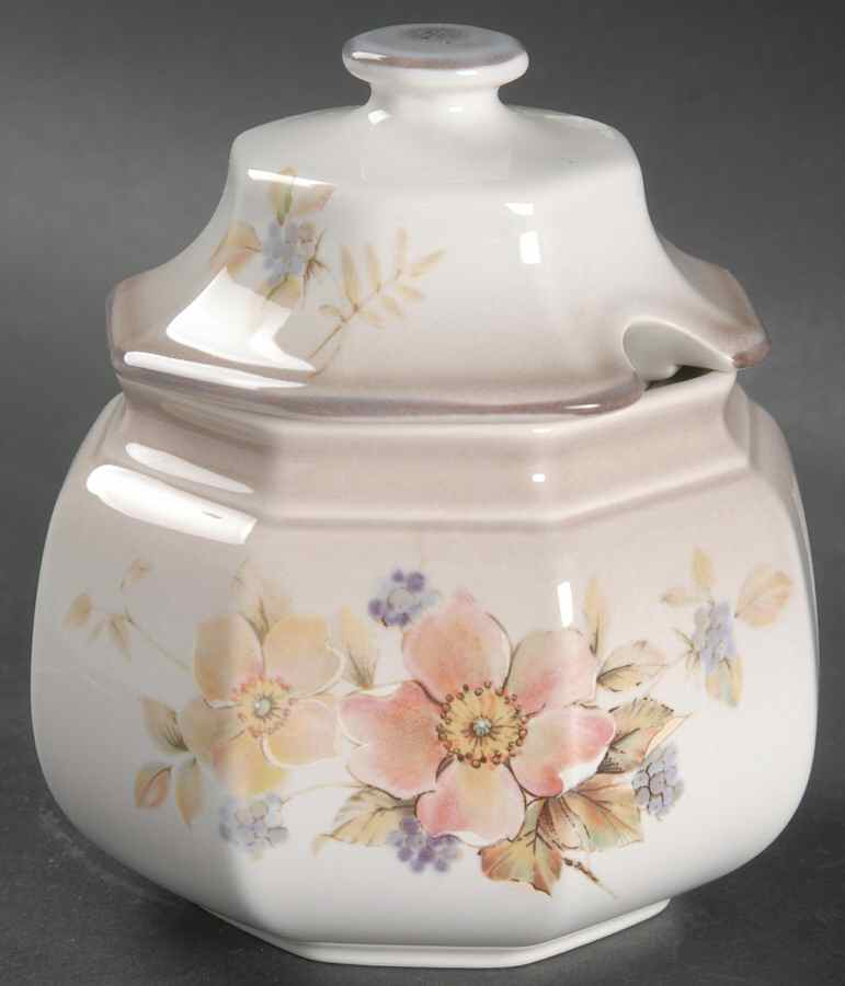 Black Berries Sugar Bowl & Lid by Mikasa-1