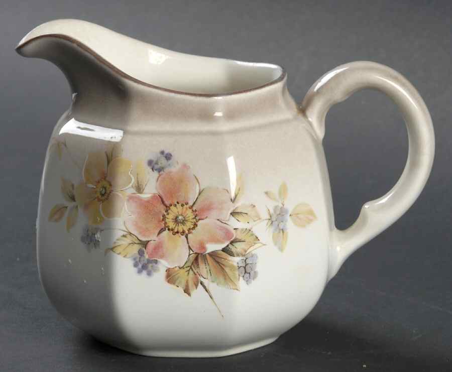 Black Berries Creamer by Mikasa-1