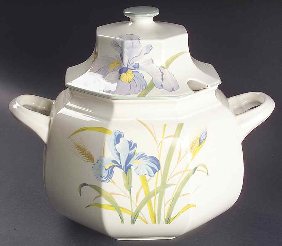 Blue Iris Tureen &  Lid by Mikasa-1