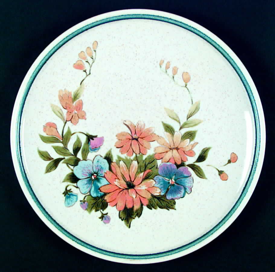 Blithe Spirit Dinner Plate by Mikasa-1