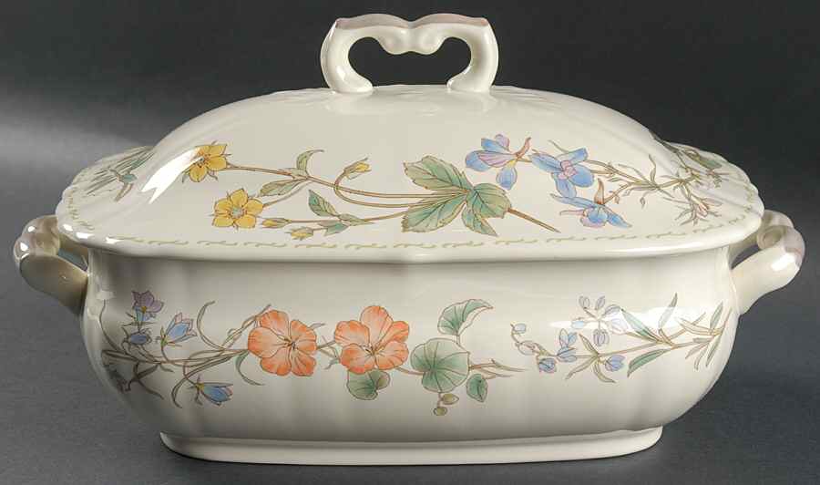 Botanical Bouquet 2.5 Quart Oval Covered Casserole by Mikasa-1