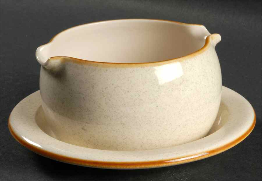 Boutique Gravy Boat & Underplate by Mikasa-1