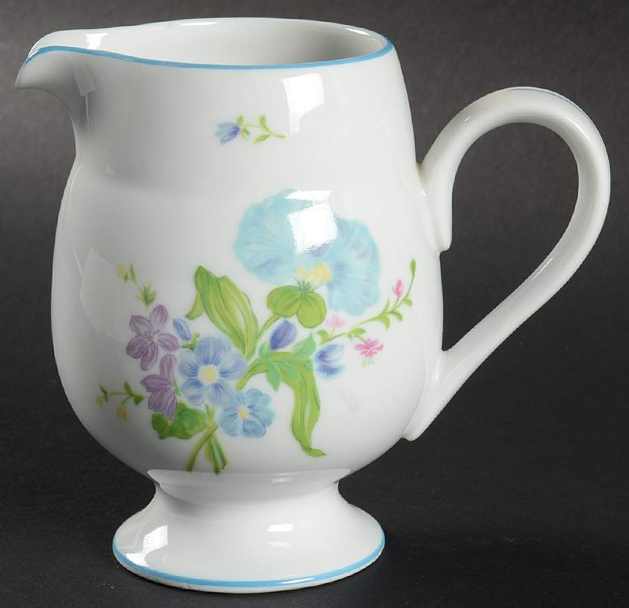 Boutonniere Creamer by Mikasa-1