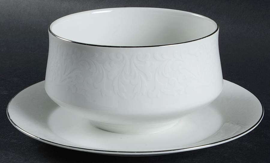 Bridal Veil Gravy Boat with Attached Underplate by Mikasa-1
