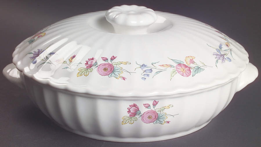 Brywood 1.5 Qt Round Covered Casserole by Mikasa-1