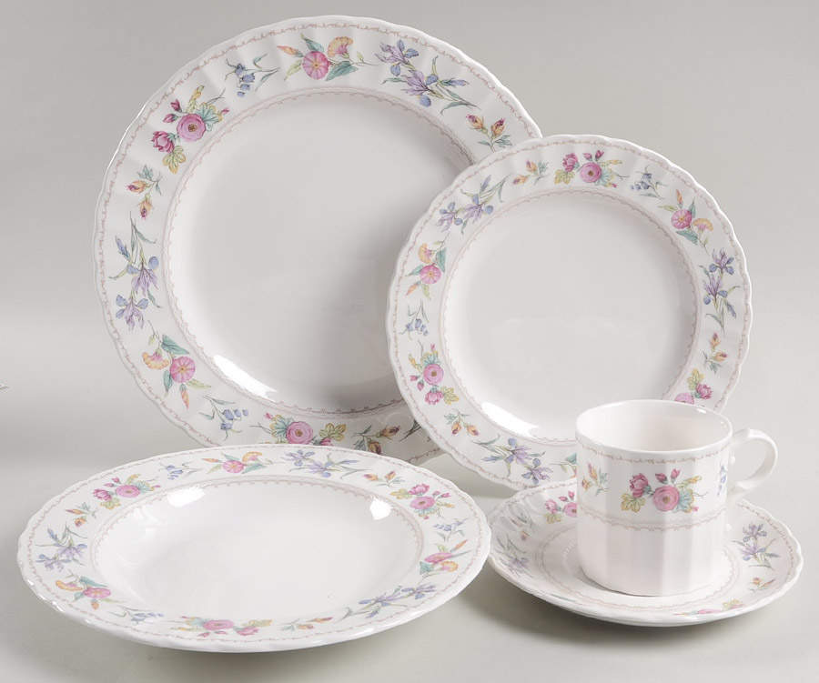 Brywood 5 Piece Place Setting by Mikasa-1