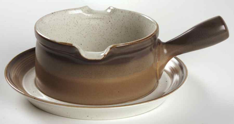 Buckskin Gravy Boat & Underplate by Mikasa-1