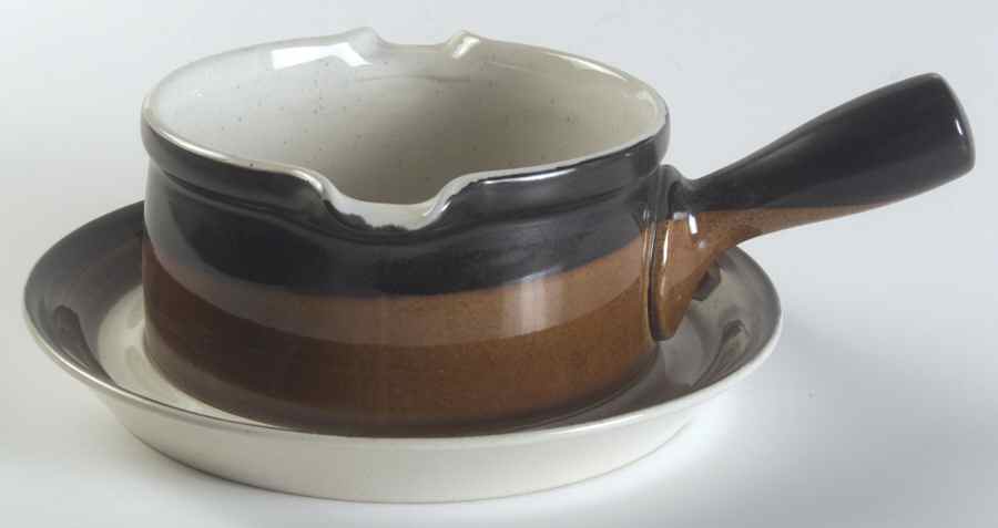 Butterscotch Gravy Boat & Underplate by Mikasa-1