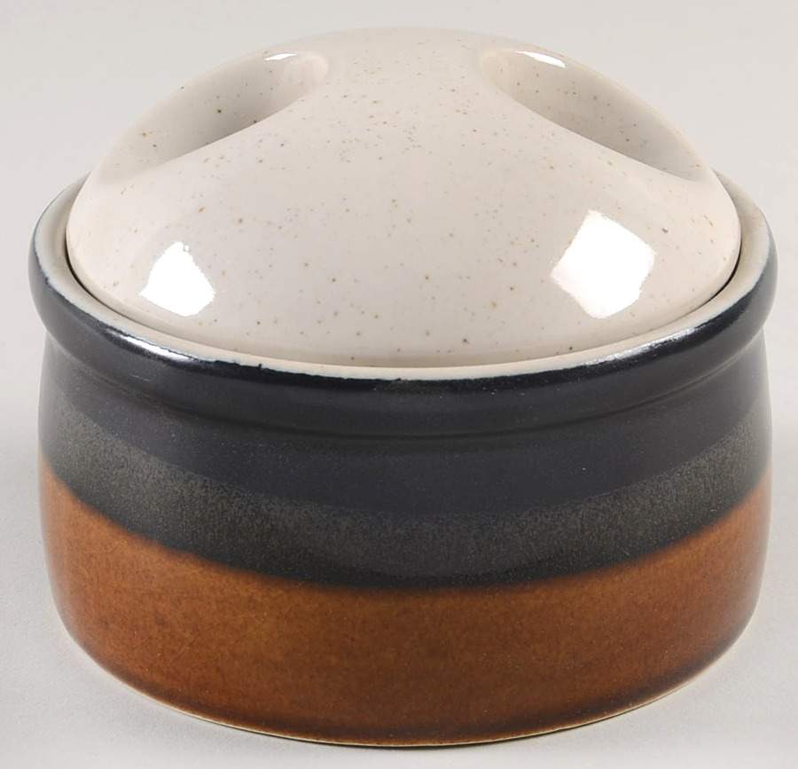Butterscotch Sugar Bowl & Lid by Mikasa-1