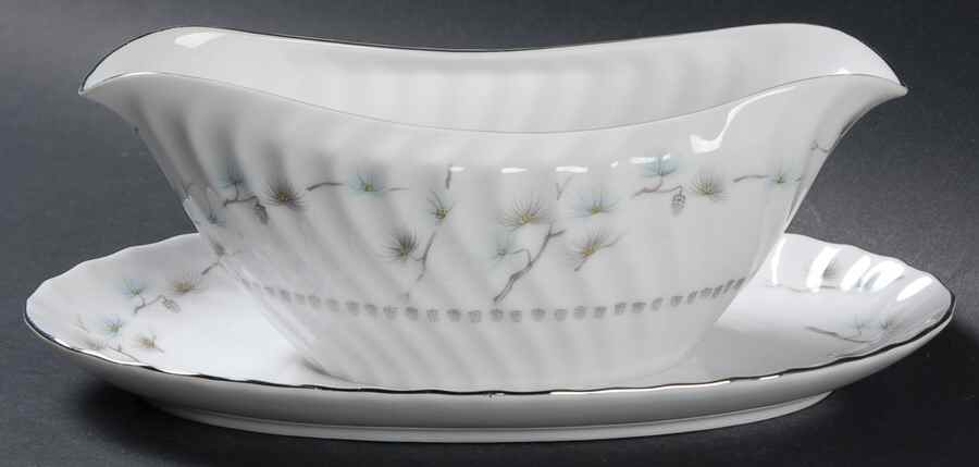Buena Vista Gravy Boat with Attached Underplate by Mikasa-1
