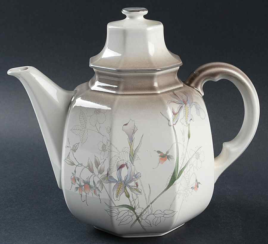 Casa Grande Coffee Pot & Lid by Mikasa-1