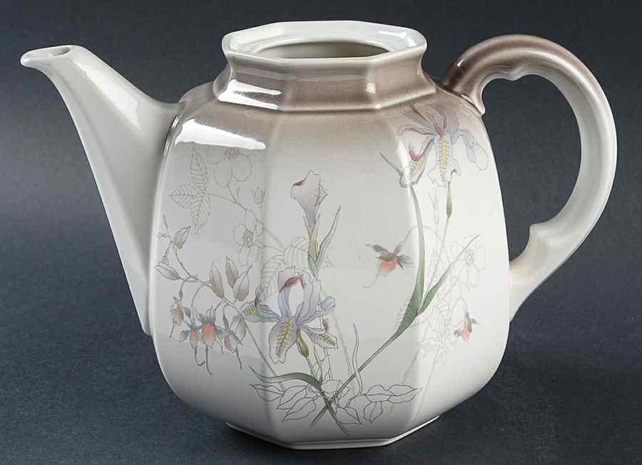 Casa Grande Coffee Pot No Lid by Mikasa-1