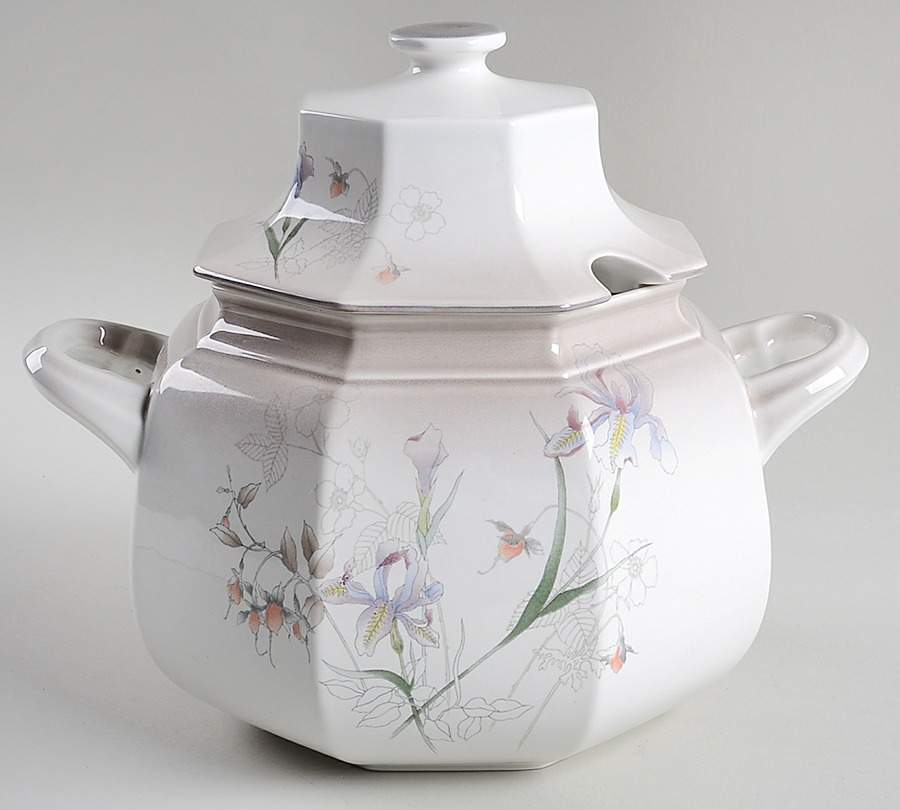 Casa Grande Tureen &  Lid by Mikasa-1