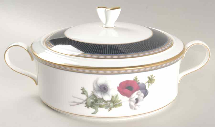Castle Meadow 2 Qt Round Covered Casserole by Mikasa-1