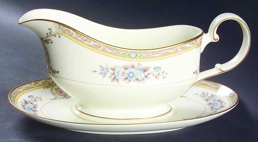 Cameo Gravy Boat & Underplate by Mikasa-1