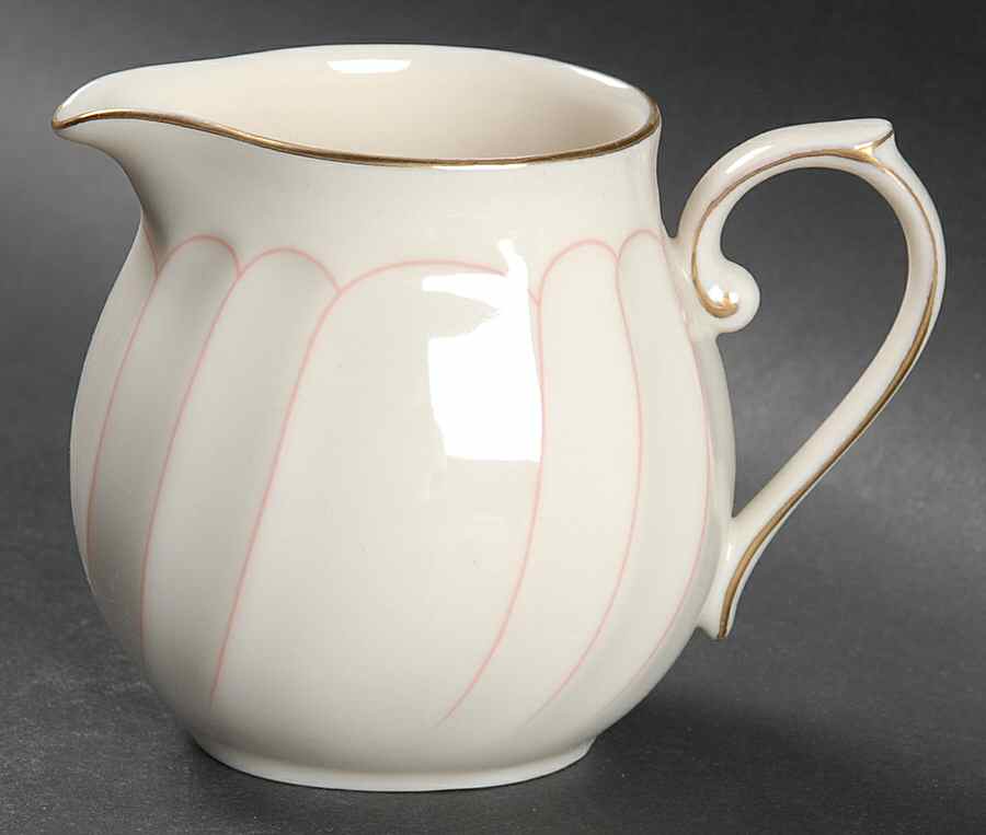 Cameo Creamer by Mikasa-1