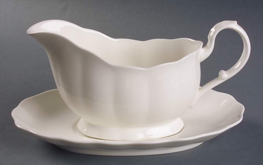 Cameo White Gravy Boat & Underplate by Mikasa-1