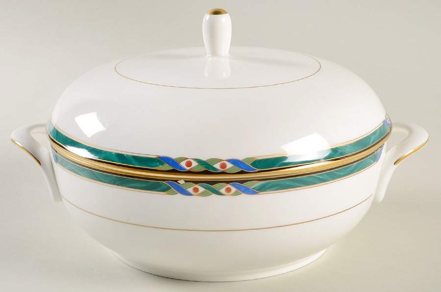 Campayne 2 Qt Round Covered Casserole by Mikasa-1