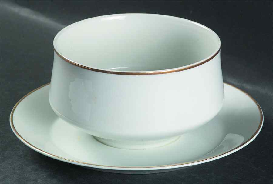 Canterbury Gravy Boat with Attached Underplate by Mikasa-1