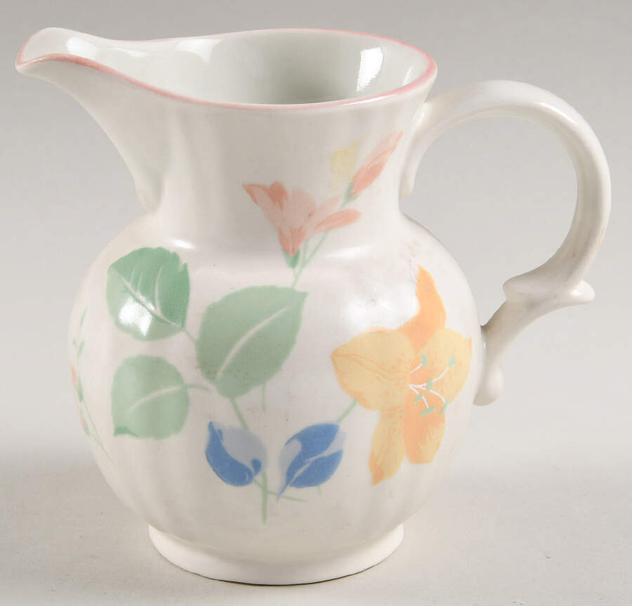 Cantata Creamer by Mikasa-1