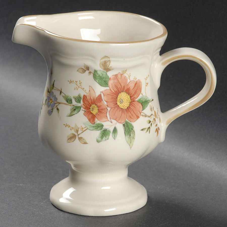 Capistrano Creamer by Mikasa-1