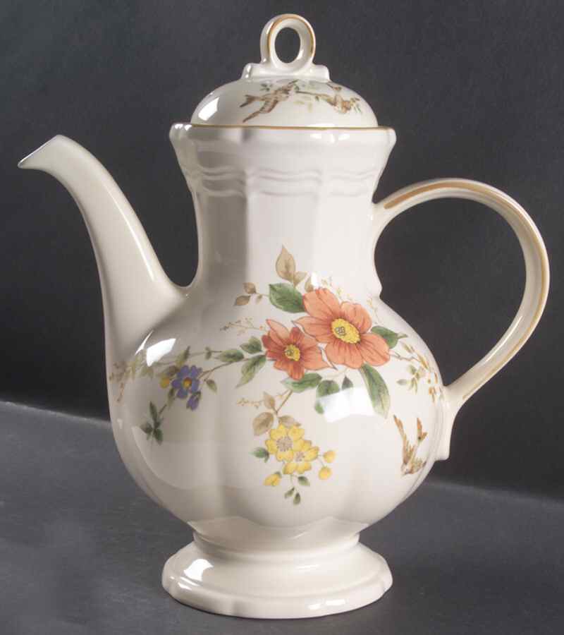 Capistrano Coffee Pot & Lid by Mikasa-1