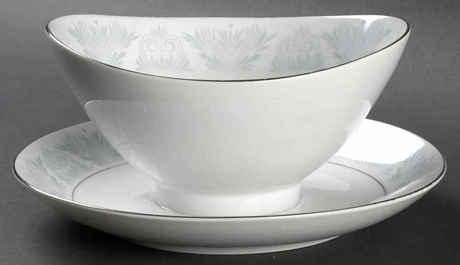 Caravel Gravy Boat with Attached Underplate by Mikasa-1
