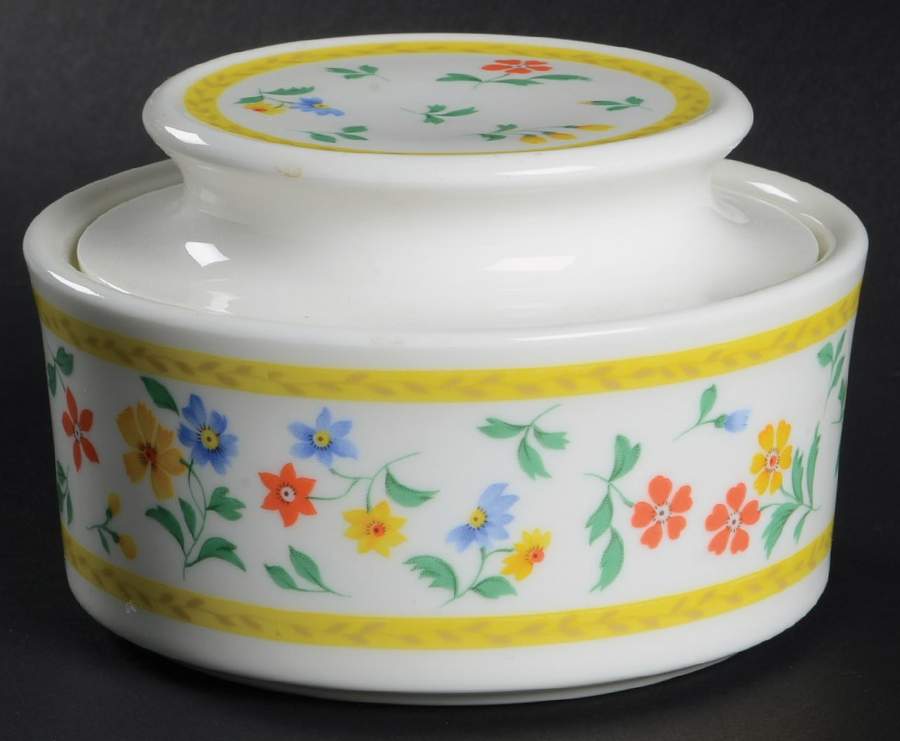 Carefree Sugar Bowl & Lid by Mikasa-1