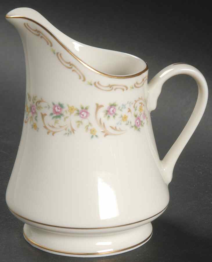 Carlton (L2803) Creamer by Mikasa-1