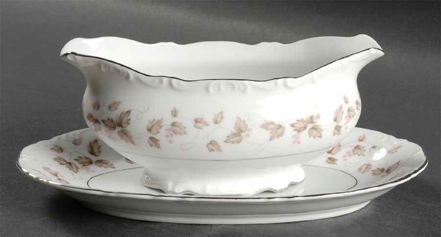 Carlyle Gravy Boat & Underplate by Mikasa-1