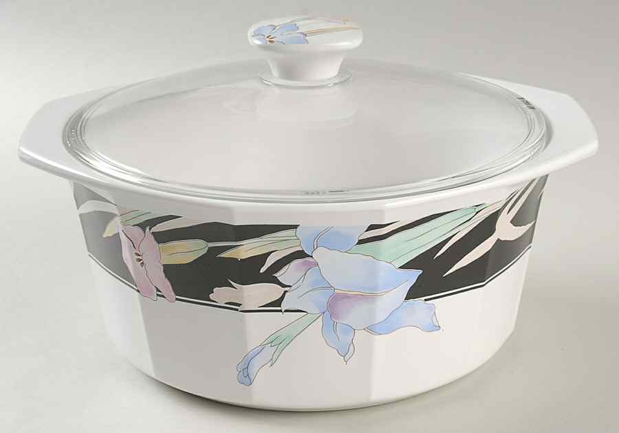 Charisma Black 2.25 Qt Round Covered Casserole by Mikasa-1