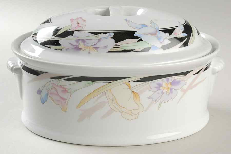 Charisma Black 1.75 Quart Oval Covered Casserole by Mikasa-1
