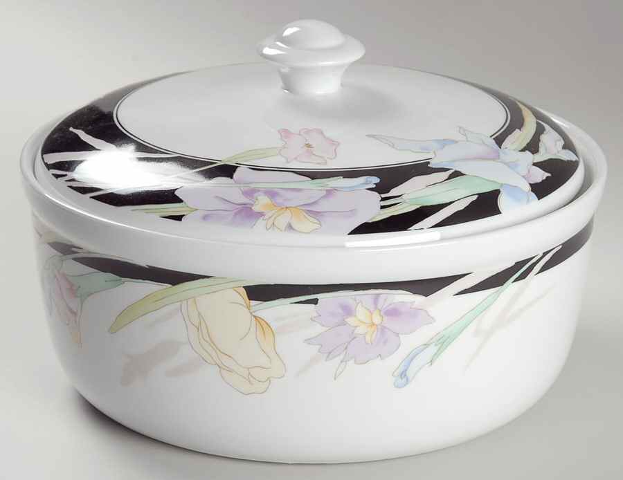 Charisma Black 2.5 Qt Round Covered Casserole by Mikasa-1