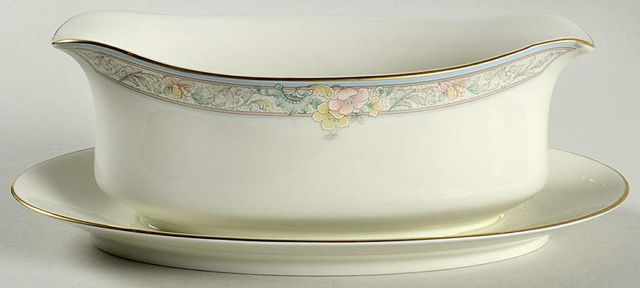Charmaine Gravy Boat with Attached Underplate by Mikasa-1
