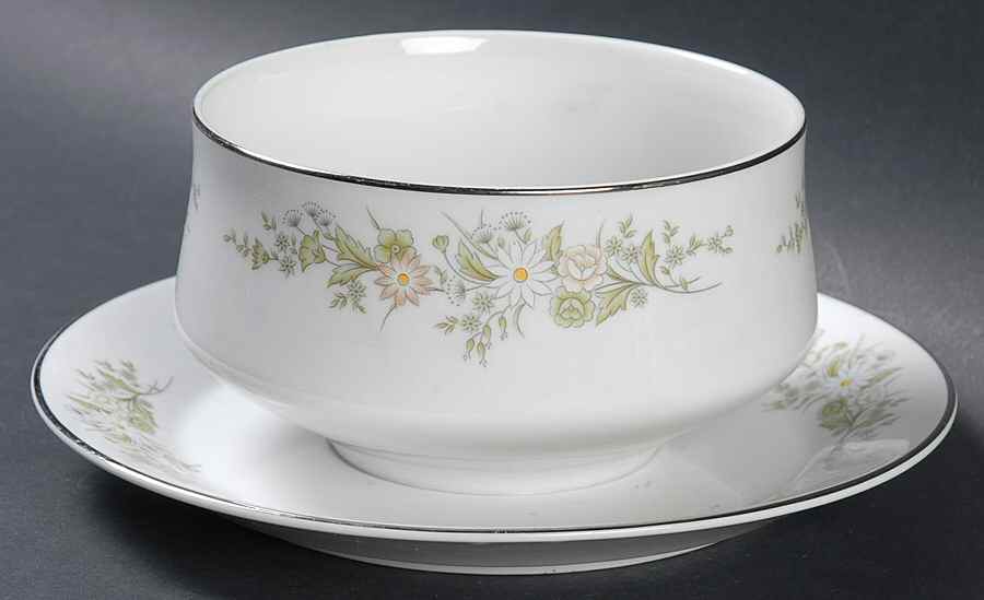 Charmaine Gravy Boat with Attached Underplate by Mikasa-1