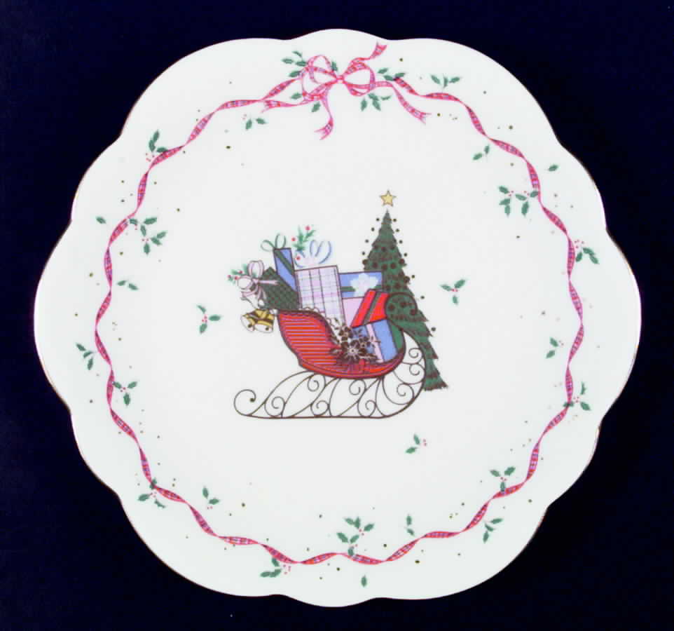 Christmas Cheer Wellington Cake Plate by Mikasa-1