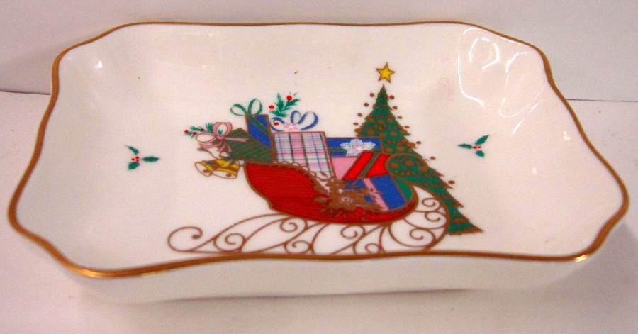 Christmas Cheer Small Chelsea Tray by Mikasa-1