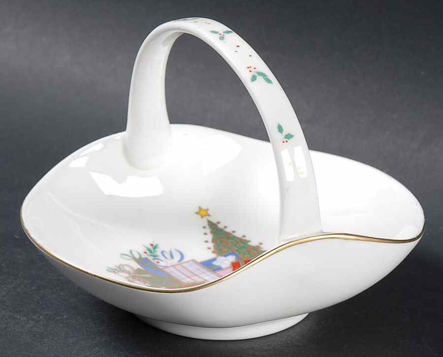 Christmas Cheer Small Basket by Mikasa-1