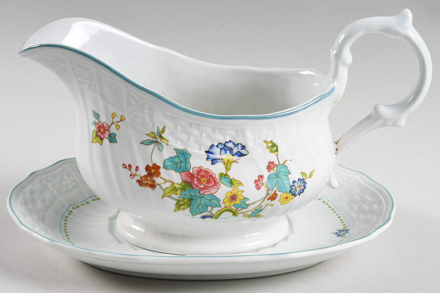 Chelsea Gravy Boat & Underplate by Mikasa-1